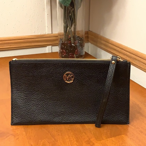 Michael Kors Lot - Picture 3 of 6